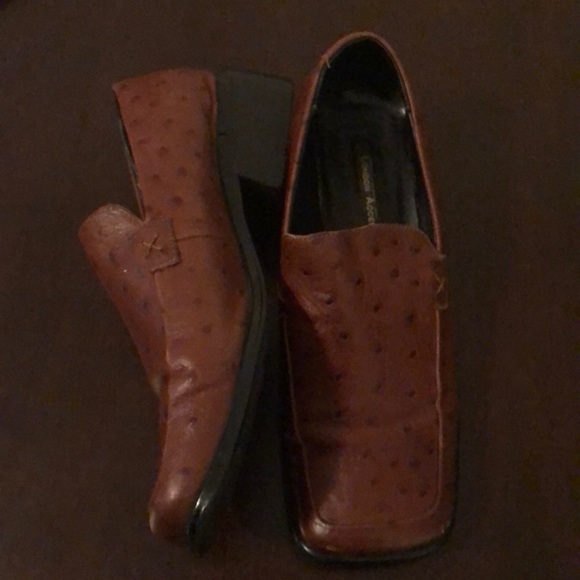 Shoes - Picture 2 of 4